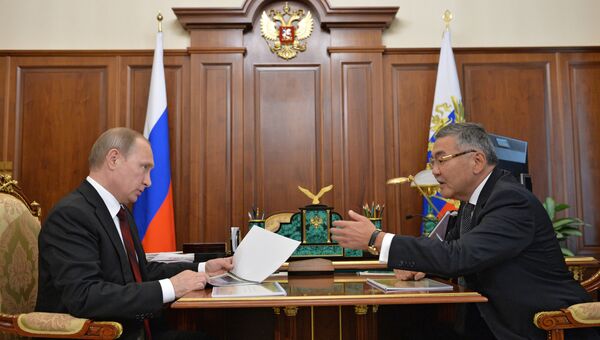 Рабочая встреча президента РФ В. Путина с главой Калмыкии А. Орловым Рабочая встреча президента РФ В. Путина с главой Калмыкии А. Орловым