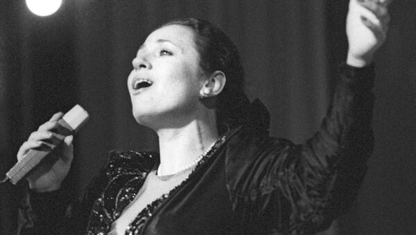 Певица Валентина Толкунова Певица Валентина Толкунова