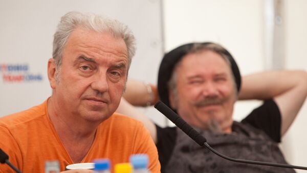 Владимир Шахрин и Владимир Бегунов на пресс-конференции фестиваля MegaFonLive Владимир Шахрин и Владимир Бегунов на пресс-конференции фестиваля MegaFonLive