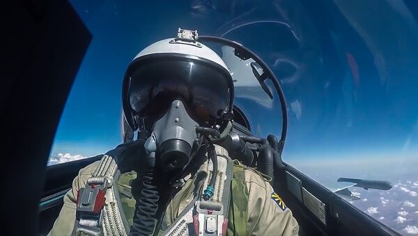 Пилот истребителя Су-30 ВКС РФ Пилот истребителя Су-30 ВКС РФ