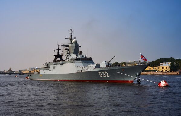 Корвет Бойкий в акватории реки Невы Корвет Бойкий в акватории реки Невы