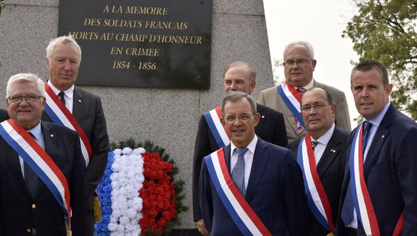 Прибытие делегации французских парламентариев в Севастополь Прибытие делегации французских парламентариев в Севастополь