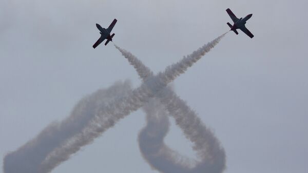 Пилотажная группа ВВС Испании Patrulla Aguila во время выступления на авиашоу Пилотажная группа ВВС Испании Patrulla Aguila во время выступления на авиашоу
