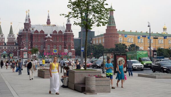Манежная площадь в Москве. Архивное фото Манежная площадь в Москве. Архивное фото