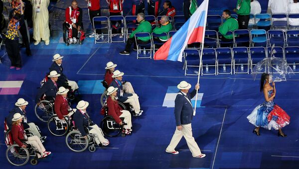 Паралимпийская сборная России во время церемонии открытия летних Паралимпийских игр в Лондоне Паралимпийская сборная России во время церемонии открытия летних Паралимпийских игр в Лондоне