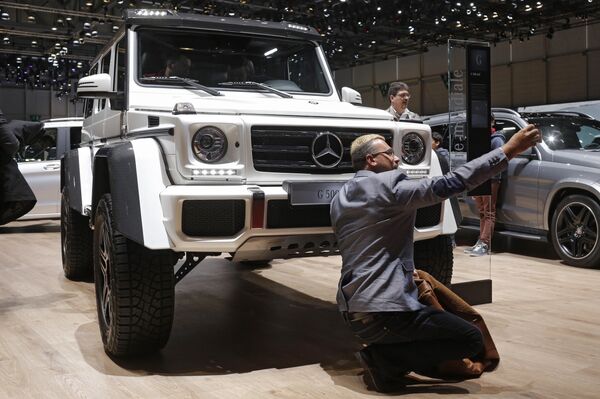 Автомобиль Mercedes-Benz G500 4x4 Автомобиль Mercedes-Benz G500 4x4