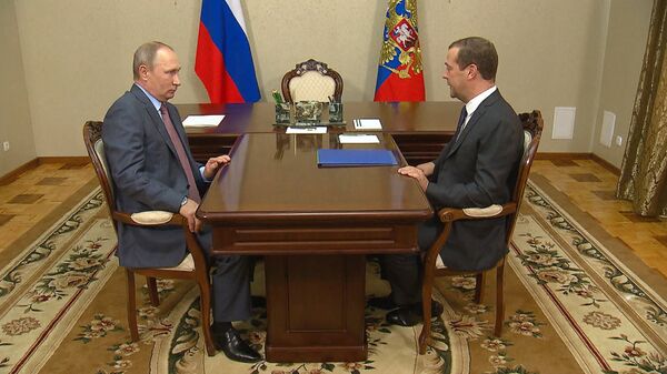 Требуются новые люди – Медведев обсудил с Путиным смену министра образования РФ Требуются новые люди – Медведев обсудил с Путиным смену министра образования РФ