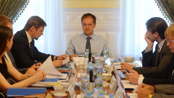 Министр культуры России Владимир Мединский во время выборов генерального директора Росгосцирка Министр культуры России Владимир Мединский во время выборов генерального директора Росгосцирка