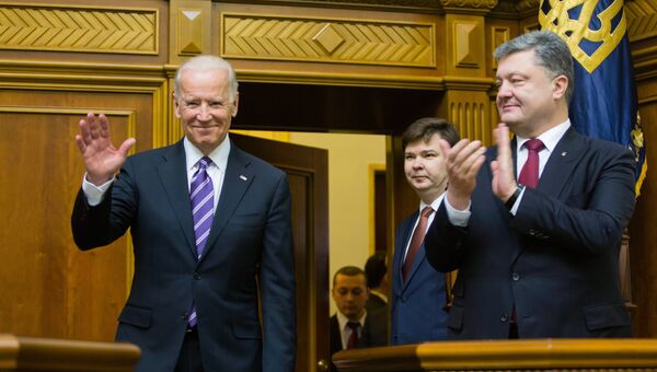 Вице-президент США Джозеф Байден перед выступлением на заседании Верховной рады Украины в Киеве. 2015 год Вице-президент США Джозеф Байден перед выступлением на заседании Верховной рады Украины в Киеве. 2015 год