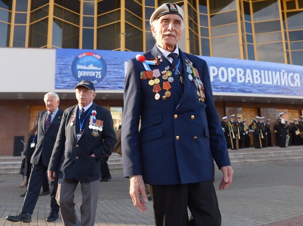 Ветераны союзных армий Северных конвоев на праздновании 75-летия со дня прихода в Архангельск первого союзного конвоя Дервиш Ветераны союзных армий Северных конвоев на праздновании 75-летия со дня прихода в Архангельск первого союзного конвоя Дервиш