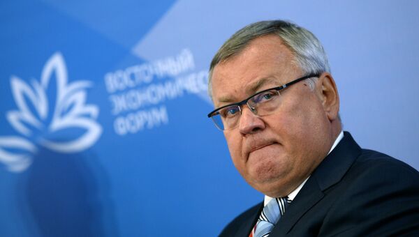 Президент - председатель правления банка ВТБ Андрей Костин на Восточном экономическом форуме во Владивостоке Президент - председатель правления банка ВТБ Андрей Костин на Восточном экономическом форуме во Владивостоке
