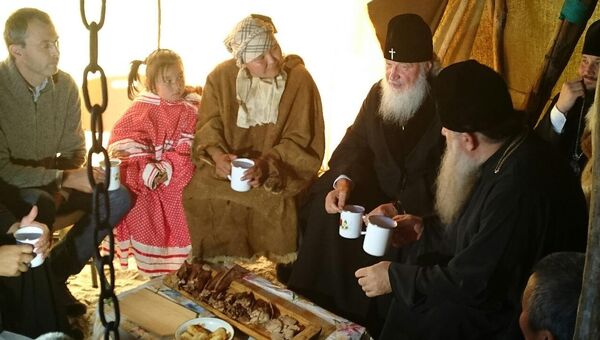 Патриарх Кирилл в оленеводческой бригаде на Чукотке Патриарх Кирилл в оленеводческой бригаде на Чукотке