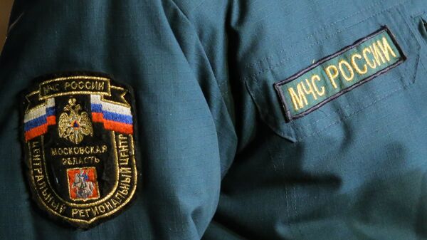 Исполняющий обязанности начальника главного управления МЧС России по Московской области полковник Алексей Павлов выступает перед журналистами рядом с местом крушения вертолета Ми-8 МЧС России вблизи населенного пункта Октябрьский Люберецкого района Московской области Исполняющий обязанности начальника главного управления МЧС России по Московской области полковник Алексей Павлов выступает перед журналистами рядом с местом крушения вертолета Ми-8 МЧС России вблизи населенного пункта Октябрьский Люберецкого района Московской области