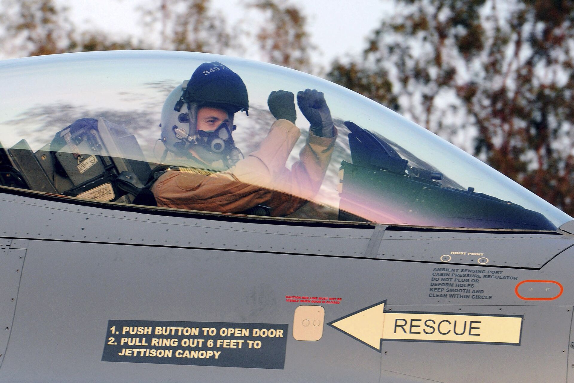 Истребитель F-16 бельгийских ВВС Истребитель F-16 бельгийских ВВС - РИА Новости, 1920, 20.11.2020