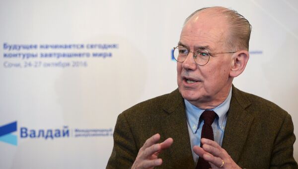 Профессор политологии Чикагского университета Джон Миршаймер во время заседания Международного дискуссионного клуба Валдай в Сочи Профессор политологии Чикагского университета Джон Миршаймер во время заседания Международного дискуссионного клуба Валдай в Сочи