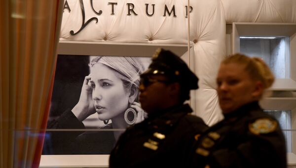 Вывеска бутика Иванки Трамп Вывеска бутика Иванки Трамп