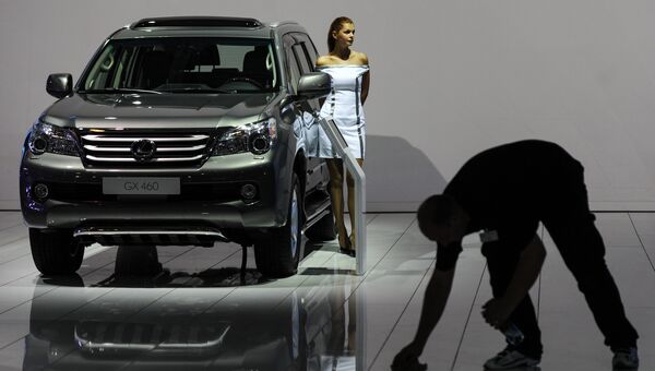 Автомобиль Lexus GX 460 на Московском международном автомобильном салоне Автомобиль Lexus GX 460 на Московском международном автомобильном салоне