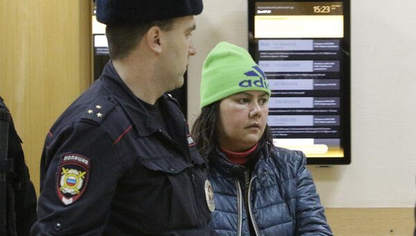 Гюльчехра Бобокулова в Хорошевском суде после оглашения приговора о принудительном психиатрическом лечении Гюльчехра Бобокулова в Хорошевском суде после оглашения приговора о принудительном психиатрическом лечении