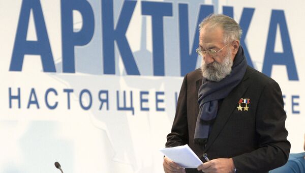 Артур Чилингаров на форуем Арктика: Настоящее и будущее. Архивное фото Артур Чилингаров на форуем Арктика: Настоящее и будущее. Архивное фото