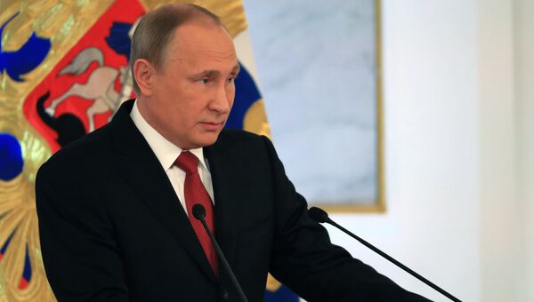 Президент РФ Владимир Путин выступает с ежегодным посланием Федеральному Собранию в Георгиевском зале Кремля. 1 декабря 2016 Президент РФ Владимир Путин выступает с ежегодным посланием Федеральному Собранию в Георгиевском зале Кремля. 1 декабря 2016