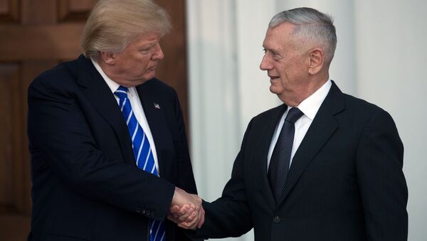 Избранный президент США Дональд Трамп и возможный шеф Пентагона Джеймс Маттис Избранный президент США Дональд Трамп и возможный шеф Пентагона Джеймс Маттис