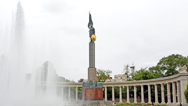 Памятник советским воинам, погибшим при освобождении Австрии от фашизма, в Вене Памятник советским воинам, погибшим при освобождении Австрии от фашизма, в Вене