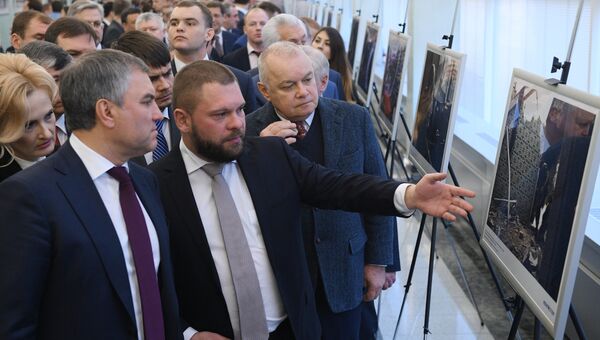 Открытие выставки Cирия. Фотохроники войны в Госдуме РФ Открытие выставки Cирия. Фотохроники войны в Госдуме РФ