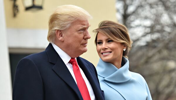 Избранный президент США Дональд Трамп и его жена Мелания возле церкви Святого Иоанна. 20 января 2017 Избранный президент США Дональд Трамп и его жена Мелания возле церкви Святого Иоанна. 20 января 2017