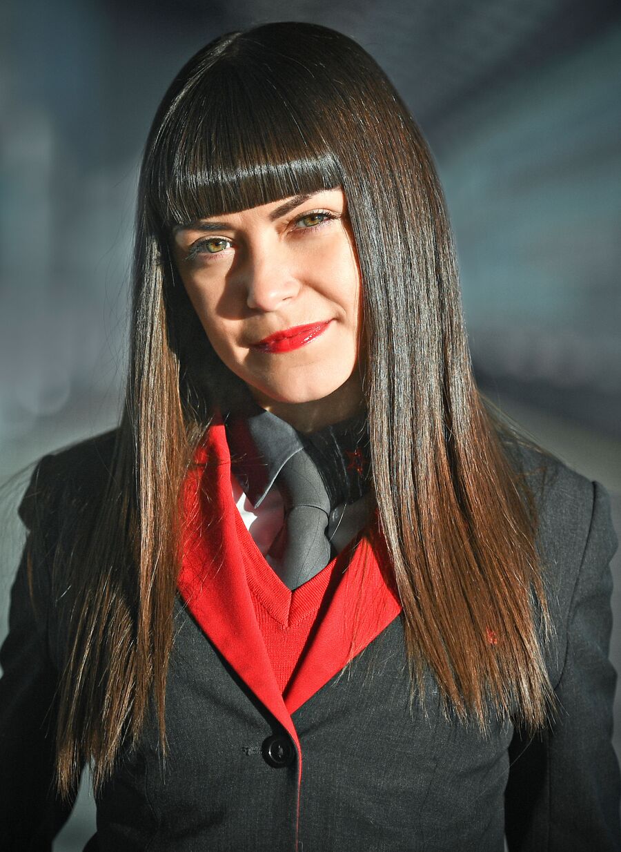 Юлия Юрова, помощник машиниста электропоезда, 29 лет Юлия Юрова, помощник машиниста электропоезда, 29 лет