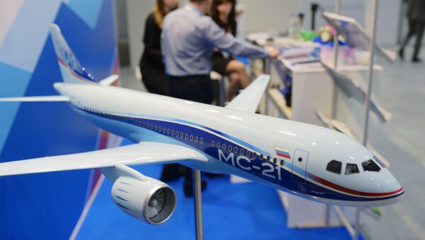 Макет пассажирского самолёта МС-21 на выставке Российского инвестиционного форума в Сочи Макет пассажирского самолёта МС-21 на выставке Российского инвестиционного форума в Сочи