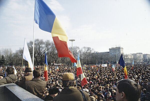 Митинг Народного фронта Молдавии на улицах столицы Митинг Народного фронта Молдавии на улицах столицы