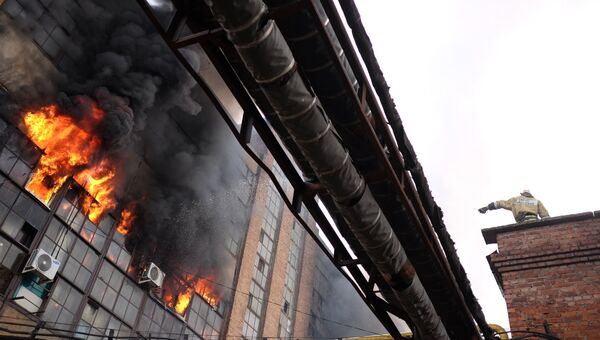 Пожар на заводе в Краснодаре Пожар на заводе в Краснодаре