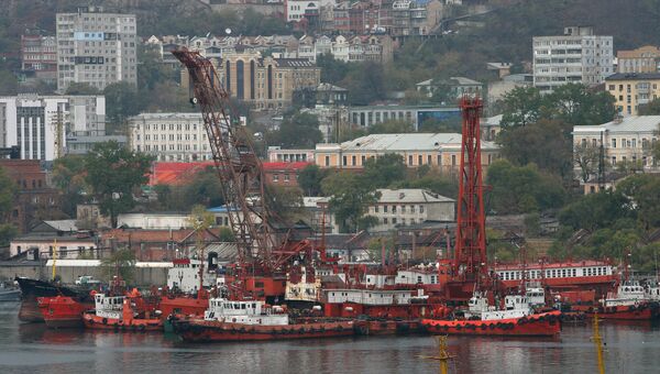 В доках судоремонтного предприятия ОАО Холдинговая компания Дальзавод. Архивное фото В доках судоремонтного предприятия ОАО Холдинговая компания Дальзавод. Архивное фото