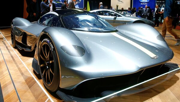 Автомобиль Aston Martin Valkyrie на Женевском международном автосалоне Автомобиль Aston Martin Valkyrie на Женевском международном автосалоне