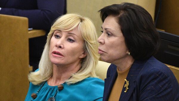 Оксана Пушкина и Ирина Роднина на пленарном заседании Государственной Думы РФ. 15 марта 2017 Оксана Пушкина и Ирина Роднина на пленарном заседании Государственной Думы РФ. 15 марта 2017