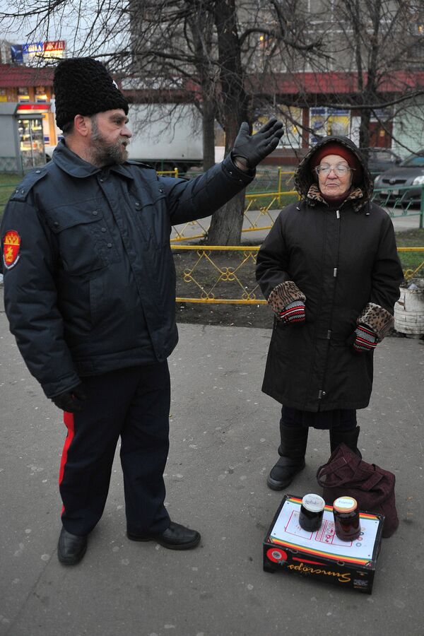 Патрули казачьих дружин появились в Москве Патрули казачьих дружин появились в Москве