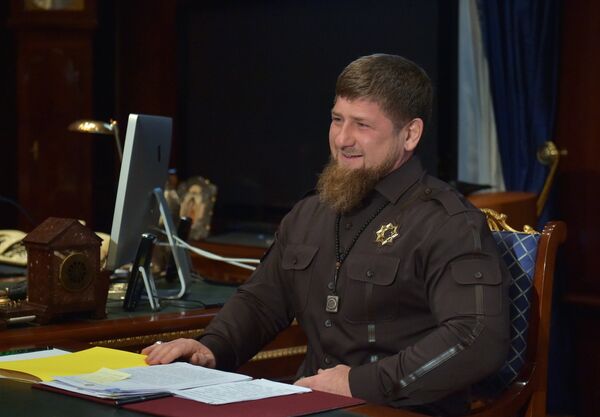 Глава Чеченской Республики Рамзан Кадыров во время встречи с председателем правительства РФ Дмитрием Медведевым. 30 марта 2017 Глава Чеченской Республики Рамзан Кадыров во время встречи с председателем правительства РФ Дмитрием Медведевым. 30 марта 2017