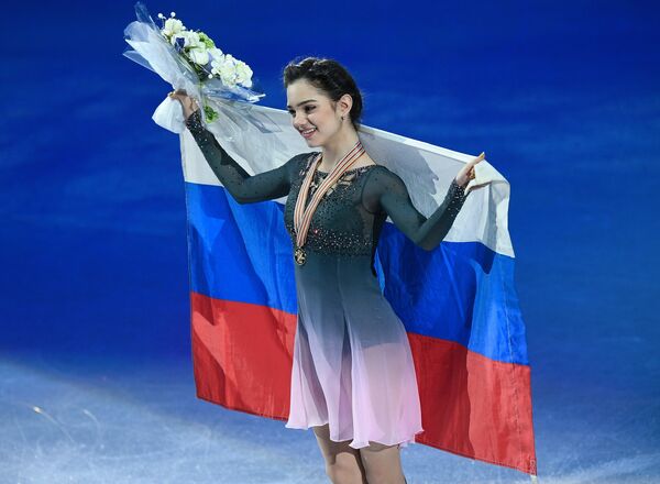 Евгения Медведева, завоевавшая золотую медаль в женском одиночном катании на чемпионате мира по фигурному катанию в Хельсинки Евгения Медведева, завоевавшая золотую медаль в женском одиночном катании на чемпионате мира по фигурному катанию в Хельсинки