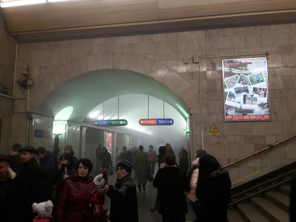 Последствия взрыва в петербургском метро. 3 апреля 2017 Последствия взрыва в петербургском метро. 3 апреля 2017