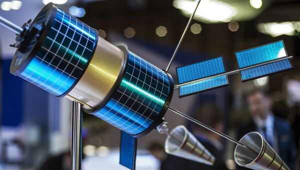 Космический аппарат Гонец-М на стенде компании ОАО Информационные спутниковые системы Космический аппарат Гонец-М на стенде компании ОАО Информационные спутниковые системы