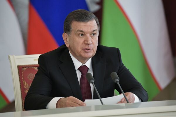 Президент Узбекистана Шавкат Мирзиеев во время совместной с президентом РФ Владимиром Путиным пресс-конференции по итогам переговоров. 5 апреля 2017 года Президент Узбекистана Шавкат Мирзиеев во время совместной с президентом РФ Владимиром Путиным пресс-конференции по итогам переговоров. 5 апреля 2017 года