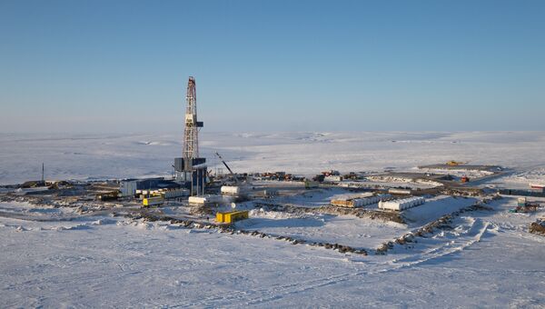 Буровая установка на месте бурения нефтяной компанией Роснефть. Архивное фото Буровая установка на месте бурения нефтяной компанией Роснефть. Архивное фото