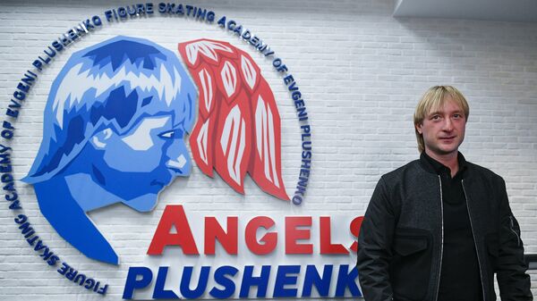 Двукратный олимпийский чемпион по фигурному катанию Евгений Плющенко на открытии академии фигурного катания Ангелы Плющенко в Москве Двукратный олимпийский чемпион по фигурному катанию Евгений Плющенко на открытии академии фигурного катания Ангелы Плющенко в Москве