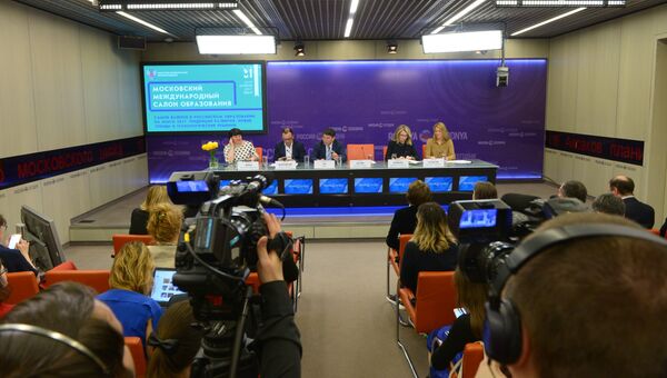 Круглый стол в формате видеомоста Москва – Симферополь на тему: Главное в образовании на ММСО 2017: тенденции, тренды и технологии Круглый стол в формате видеомоста Москва – Симферополь на тему: Главное в образовании на ММСО 2017: тенденции, тренды и технологии