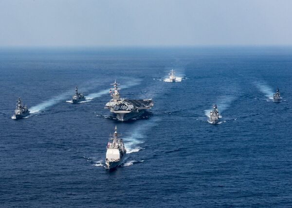 Ударная авианосная группировка ВМС США во главе с авианосцем Карл Винсон. 31 марта 2017 Ударная авианосная группировка ВМС США во главе с авианосцем Карл Винсон. 31 марта 2017