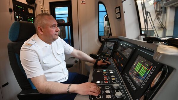 Во время запуска первых поездов Москва на Таганско-Краснопресненской линии московского метрополитена Во время запуска первых поездов Москва на Таганско-Краснопресненской линии московского метрополитена