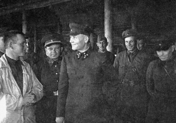 Командующий Калининским фронтом генерал-полковник Иван Конев. 1941 год Командующий Калининским фронтом генерал-полковник Иван Конев. 1941 год