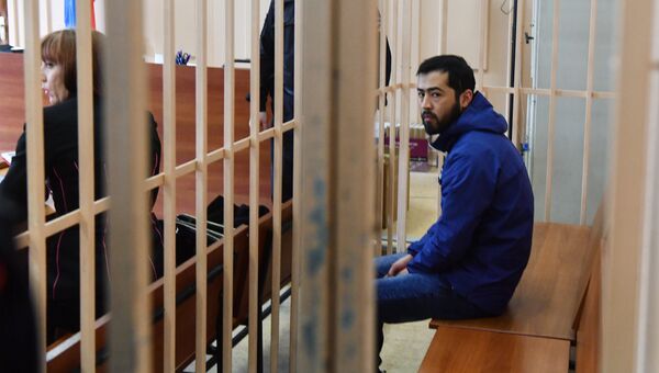 Подозреваемый в соучастии организации теракта в Петербурге Акрам Азимов в Басманном суде Москвы. 20 апреля 2017 Подозреваемый в соучастии организации теракта в Петербурге Акрам Азимов в Басманном суде Москвы. 20 апреля 2017