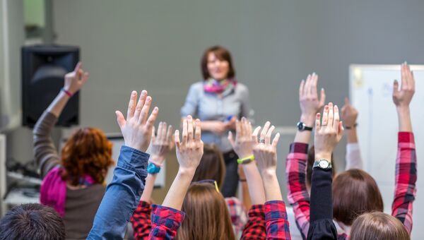 Преподаватель и учащиеся Преподаватель и учащиеся