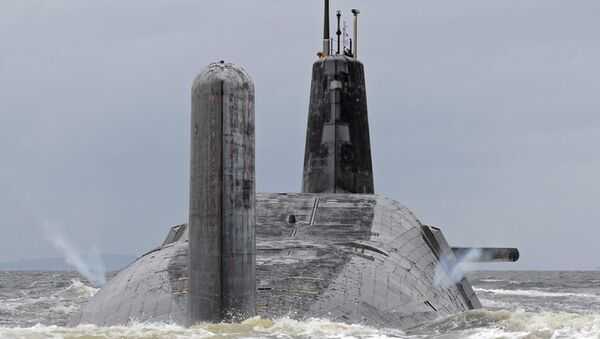 Cубмарина Vanguard ВМС Великобритании с ракетами Trident II D5 на борту у берегов Шотландии Cубмарина Vanguard ВМС Великобритании с ракетами Trident II D5 на борту у берегов Шотландии